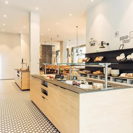 Hotel Harry's Graz-smart & *